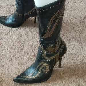 Dollhouse boots size 7